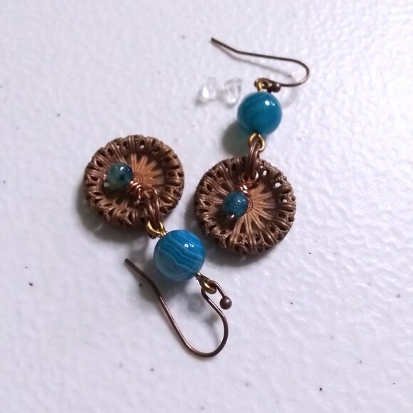 Hand Crafted! Rustic Copper Elements & Intense Blue Agate Beads! Dangle Earrings - Picture 5 of 9